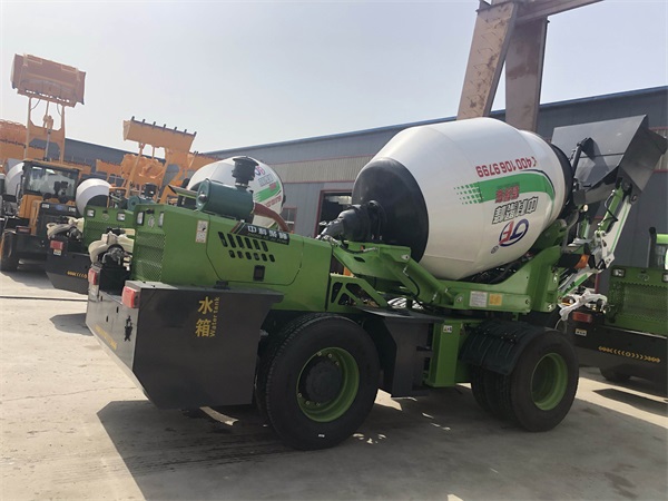 <b>及時(shí)發(fā)現(xiàn)自動(dòng)上料攪拌車(chē)剎車(chē)異常防患于未然</b>