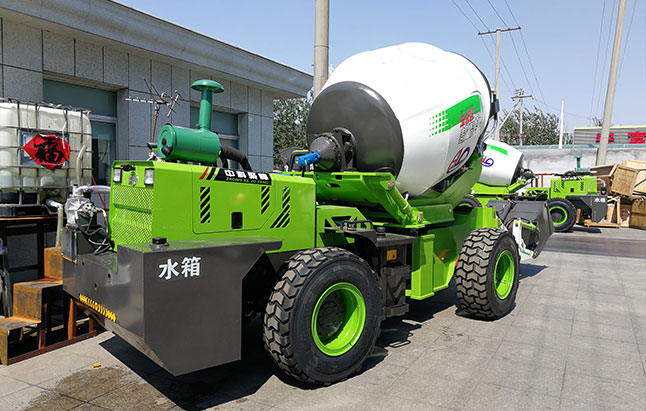 自動(dòng)上料混凝土攪拌車